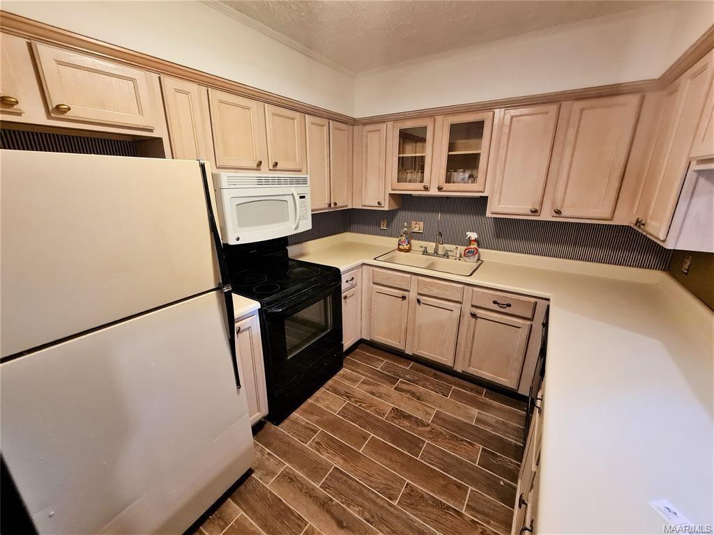 Building Photo - 1625 E Trinity Blvd