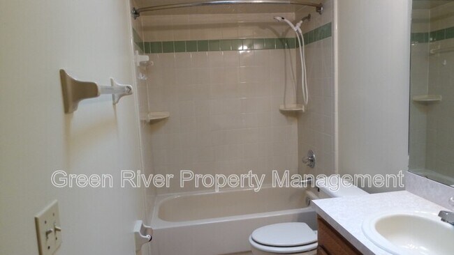 Building Photo - 1389 Pawnee St