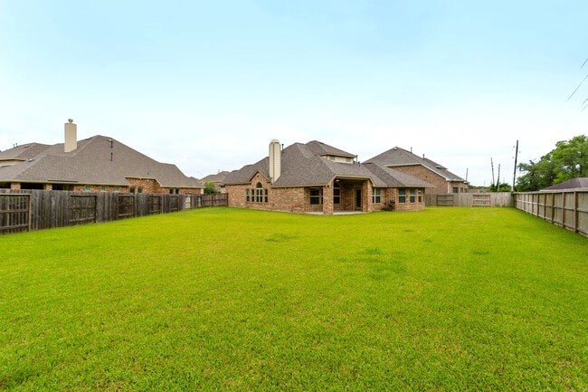 Building Photo - 6122 Garden Lakes Ln