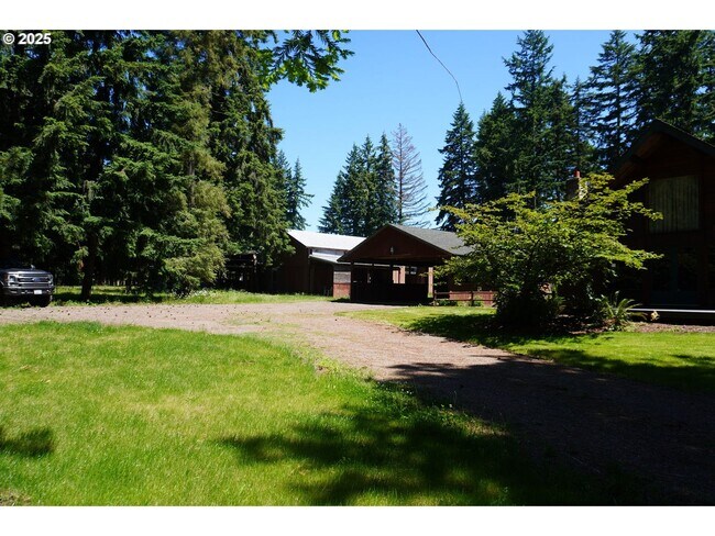 Building Photo - Cedar Built Home on Acreage for Lease in La Center