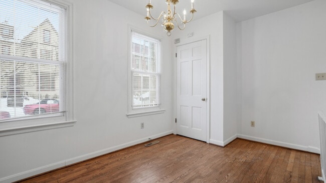 Building Photo - 6415 Howe St