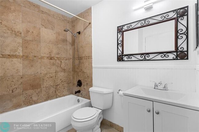 Building Photo - 1084 Coral Club Dr