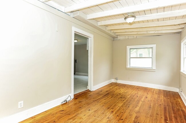 Building Photo - 404 N 15th St