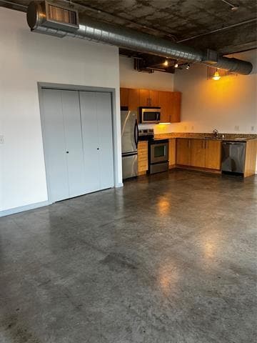 Building Photo - 1001 Belleview St