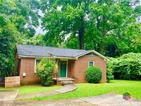 Building Photo - 135 Appleby Dr