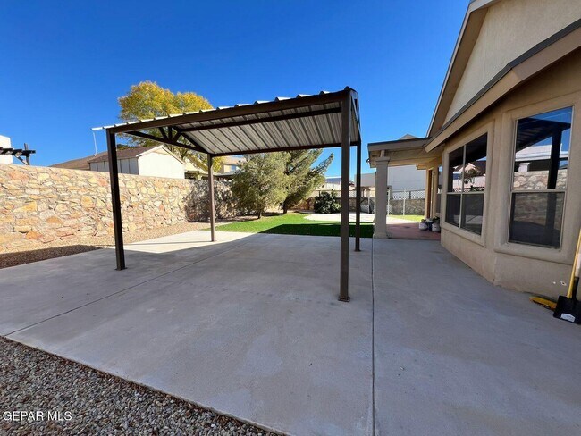 Building Photo - 757 Desert Star Dr