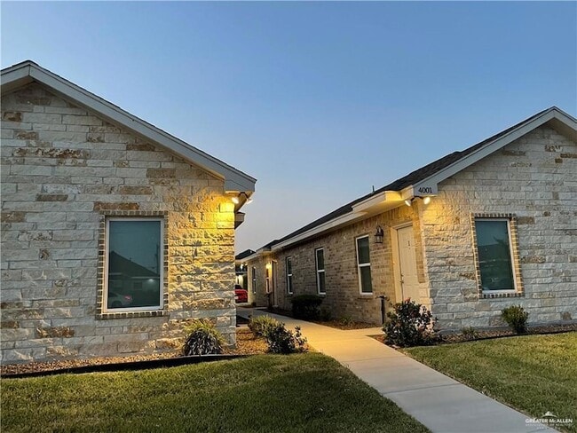 Building Photo - 4001 Hawthorne Ave