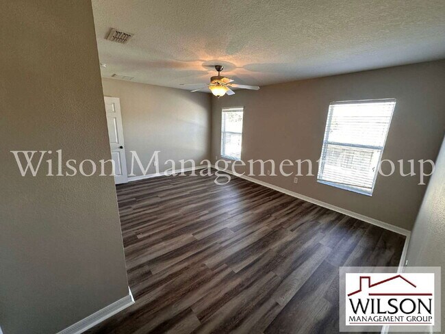 Building Photo - 512 Bella Rosa Cir