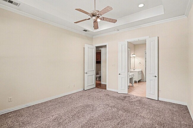 Building Photo - Beautiful home with classic styling, minutes away from Uptown, Oak Lawn, Cityplace, and Lower Gre...