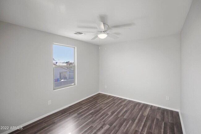 Building Photo - 7135 W Rancho Dr