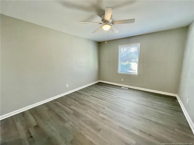 Building Photo - 5148 Longbranch Dr