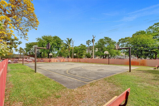 Building Photo - 2614 W 65th St