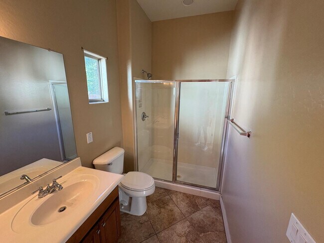 Building Photo - 15234 W Voltaire St