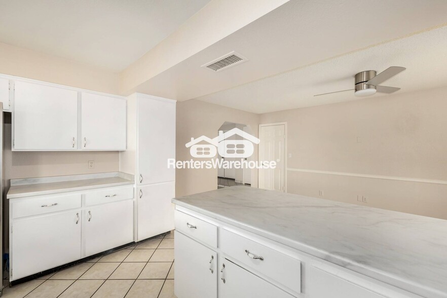 Building Photo - 7126 W Hatcher Rd