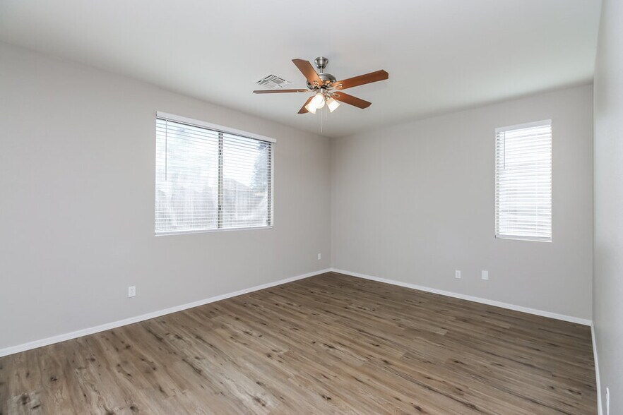 Building Photo - 1931 S Noble