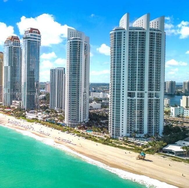 Building Photo - 18201 Collins Ave
