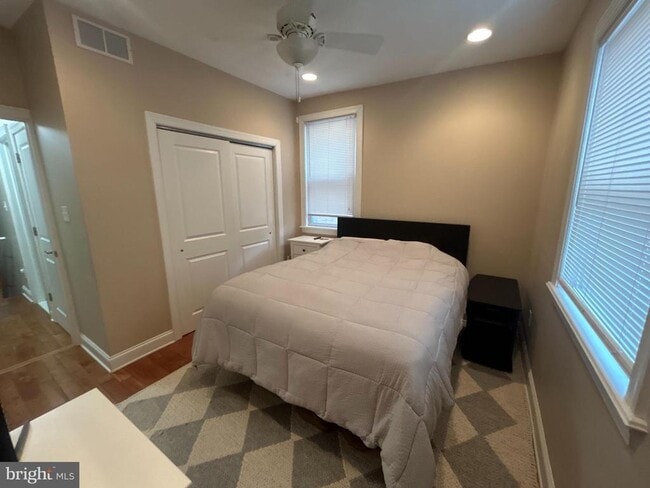 Building Photo - 530 N 15th St