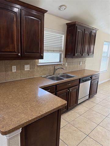 Building Photo - 12125 Walden Wood Dr