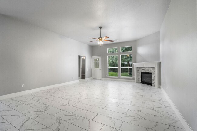 Building Photo - 20231 Avery Point Dr