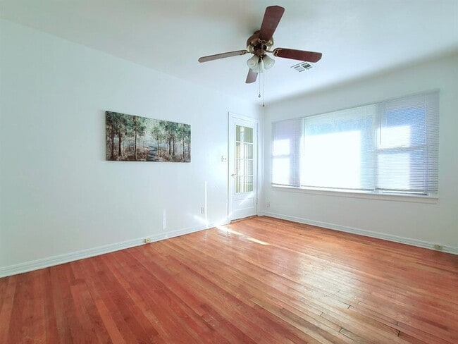 Building Photo - 3114 N Holman Ct