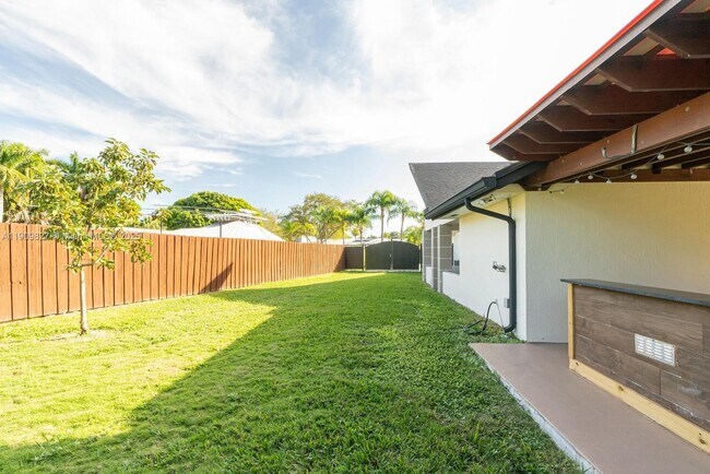 Building Photo - 8425 SW 185th St