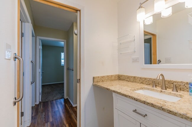 Building Photo - Charming 3 Bed 1 Bath Home