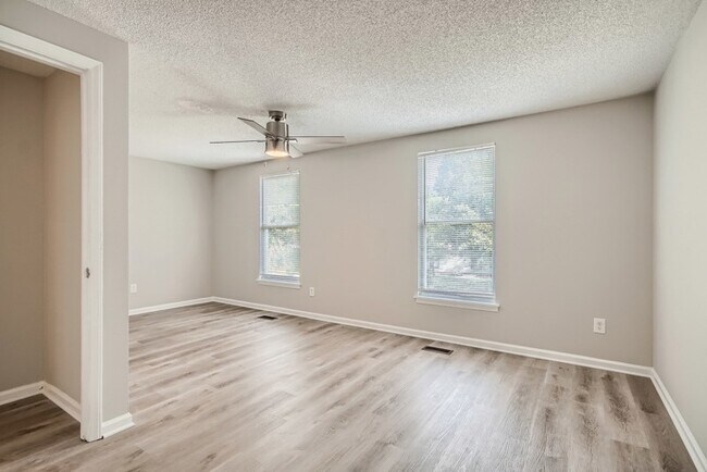 Building Photo - 5934 Sunrise Ct