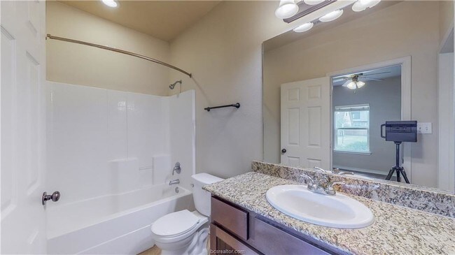 Building Photo - 3357 Keefer Loop