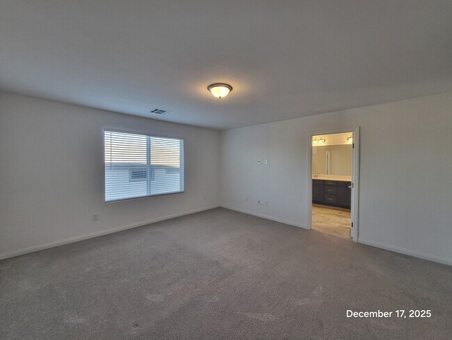 Building Photo - 5866 Aurora Gold Ave