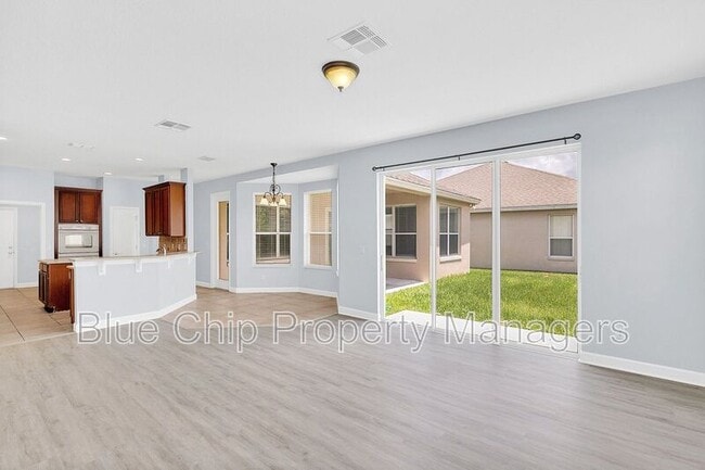 Building Photo - 10074 Iverson Dr