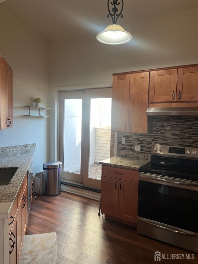 Building Photo - 9/11 New St