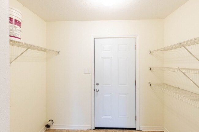 Building Photo - 3 Bedroom 2 Bath - D'Iberville