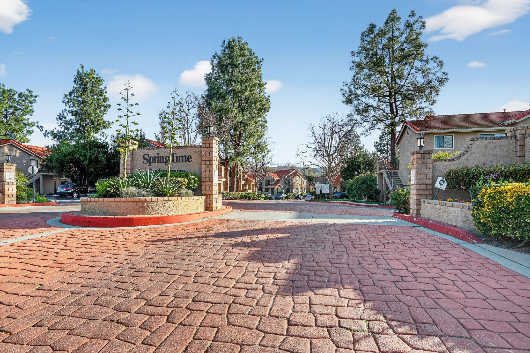 Building Photo - 2381 Archwood Ln