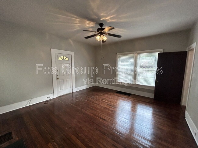 Building Photo - 348 W McLelland Ave
