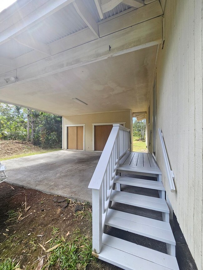 Building Photo - Beautiful 3 Bedroom Home ofd Shower Drive