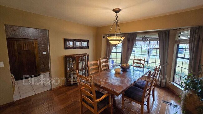 Building Photo - 22882 Carriage Dr