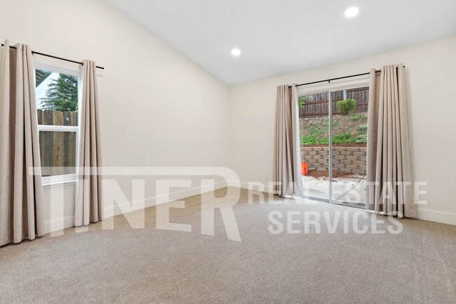 Building Photo - 3421 Cobblestone Dr