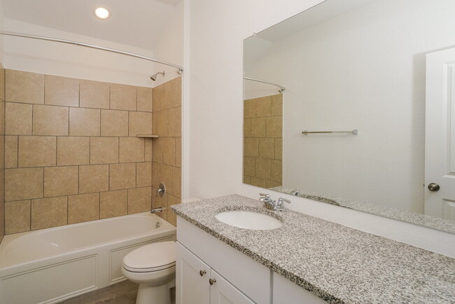 Building Photo - 15115 Nettleton Ml