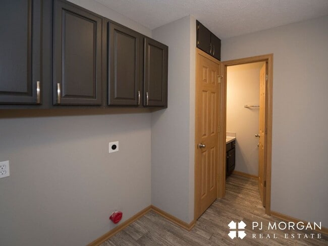 Building Photo - 14512 Fowler Ave