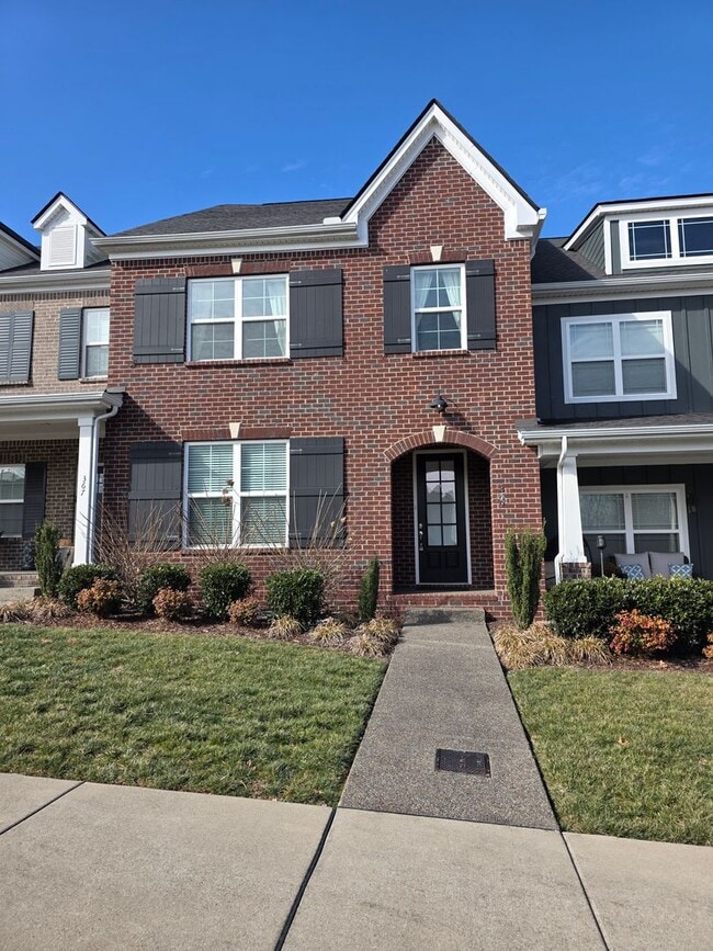 Building Photo - 3-Bedroom Townhome with Bonus Room & Resort-Style Amenities -No Pets