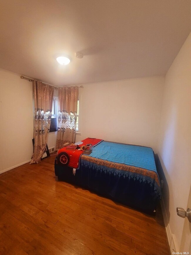 Building Photo - 1999 Lakeville Rd