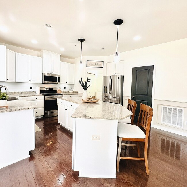 Building Photo - 2409 Glouster Pointe Dr
