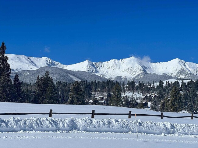 Building Photo - 157 Independence Cir