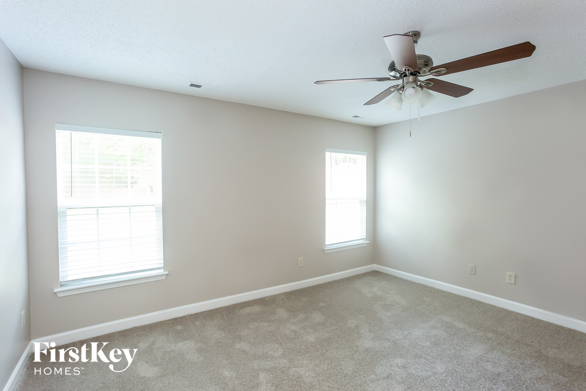 Building Photo - 2192 Mallard Pointe Dr