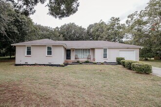 Building Photo - Fully Furnished Charleston Rental Near Folly Beach – Utilities Included | $3,100/Month