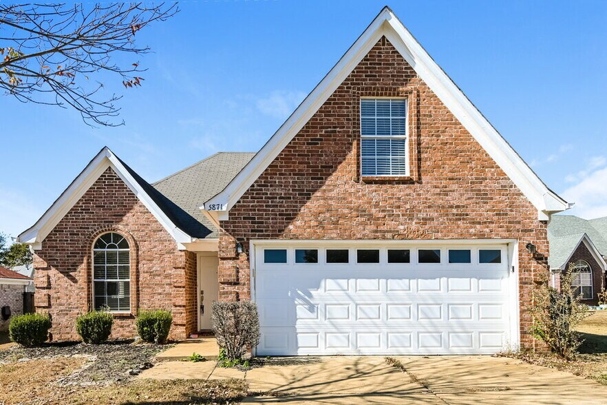 Primary Photo - 5871 Carrel Cove