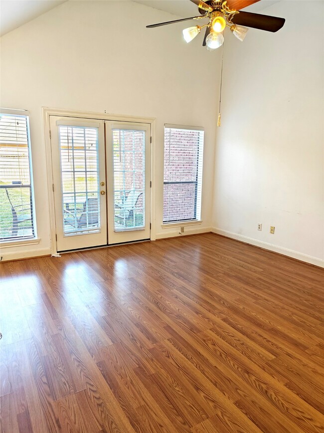 Building Photo - 3446 Mimosa Way