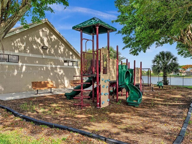 Building Photo - 10323 Hidden Springs Ct