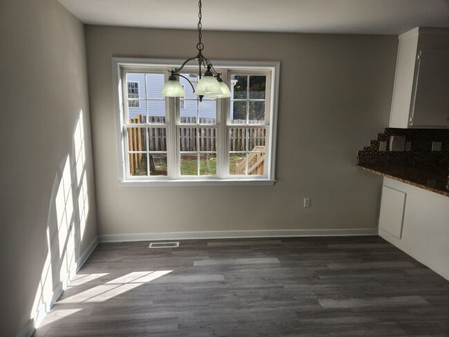 Building Photo - 4 Bed 2.5 Bath- Midlothian-Ashbrook Subdiv...