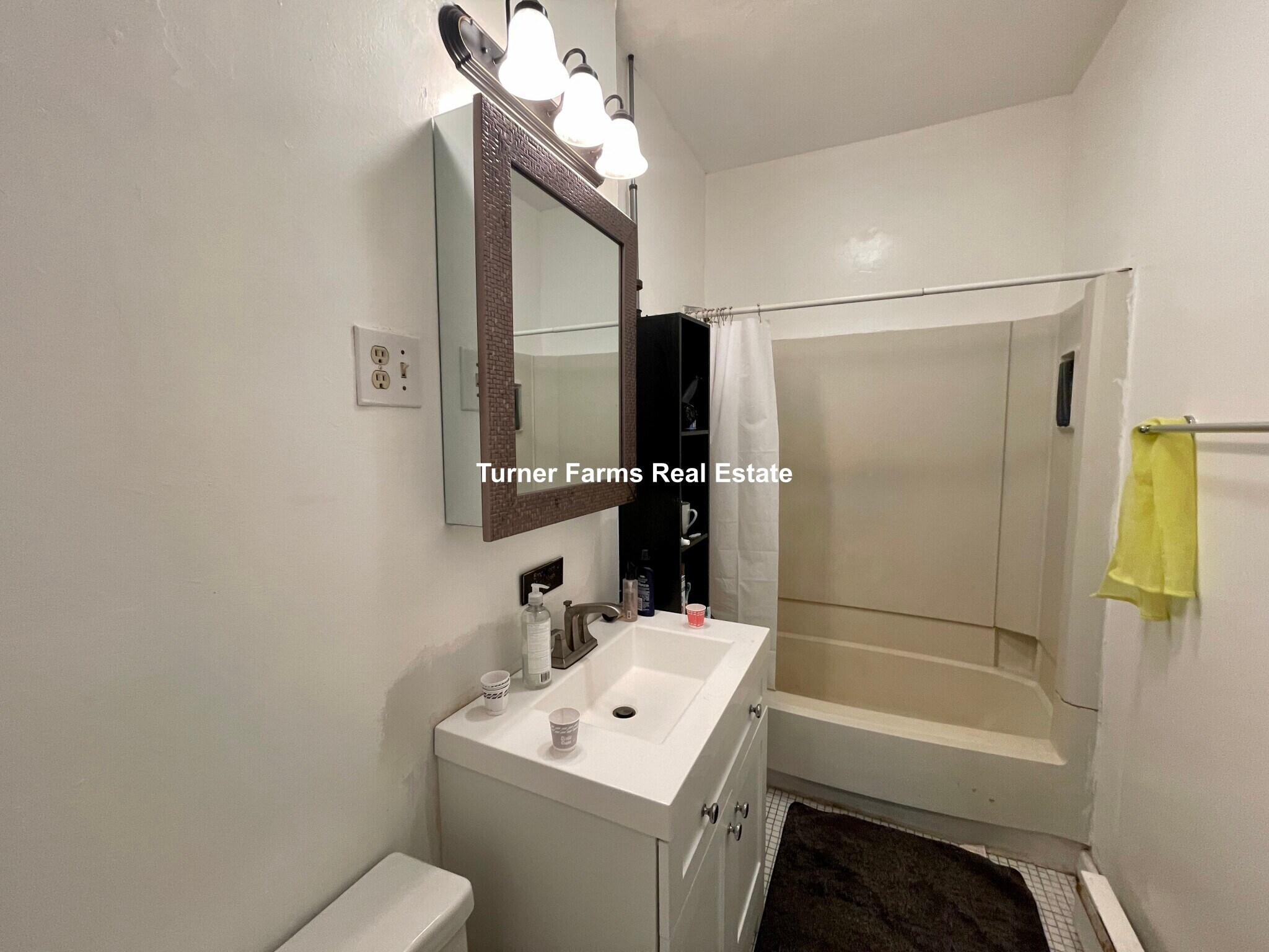 Building Photo - 19 Sachem St